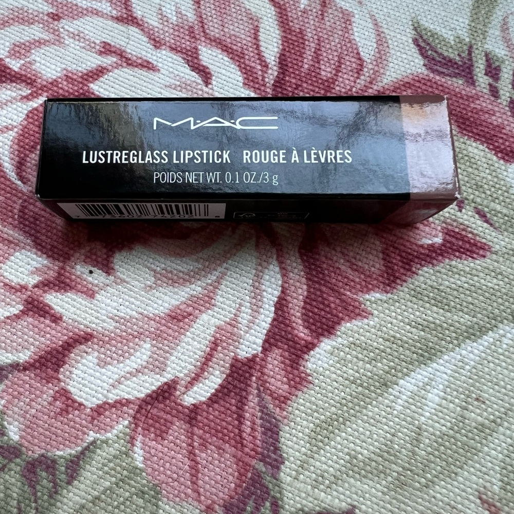 BNIB MAC Lustreglass Lipstick/Alone Time